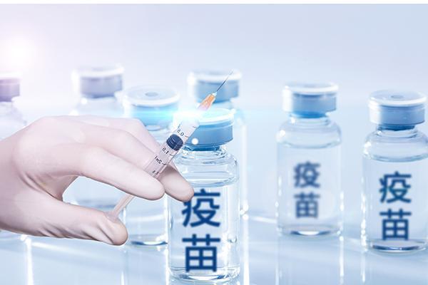 我國新冠疫苗累計接種近24億劑次，專家回應(yīng)熱點問題